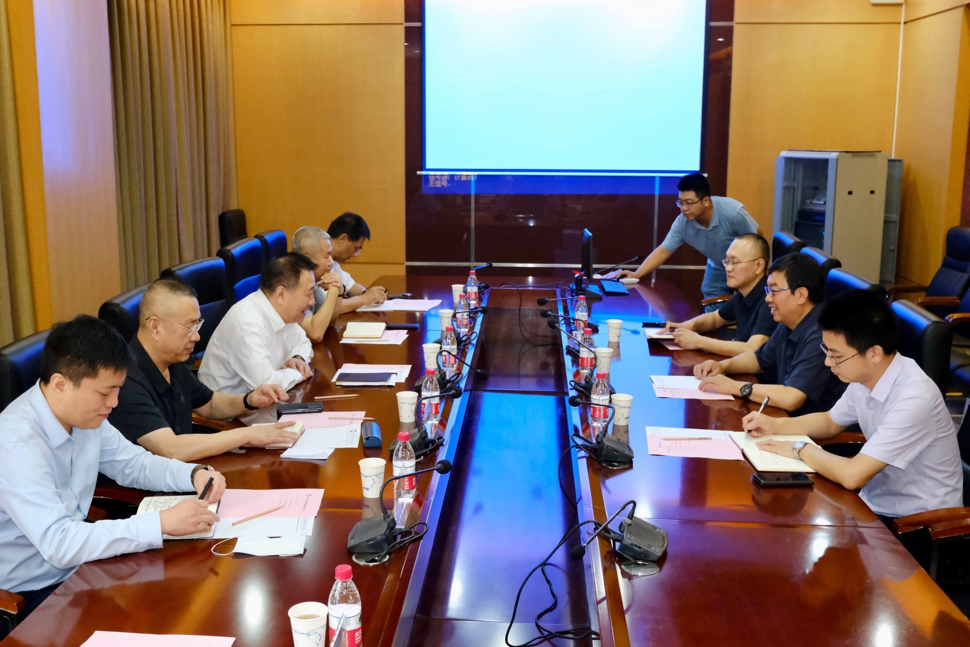 k1体育麻将胡了集团党委书记、董事长金辉造访西北有色金属研究院